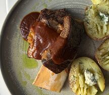 Томлёные рёбра с картофелем