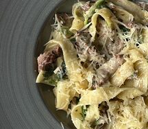 Тальятелле с телятиной и шпинатом