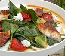 Угорь, перец печёный, фета, авокадо, огурец