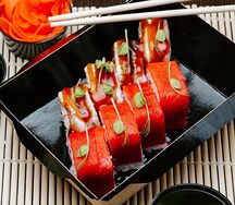 Угорь и красный лосось 