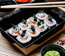 Ролл с лососем Люкс