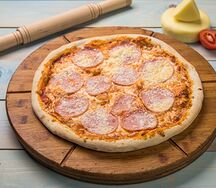 Пицца с ветчиной и сыром