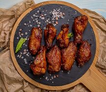 Крылышки куриные с соусом BBQ