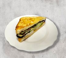 Сэндвич с курицей на тосте