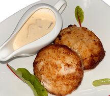 Котлеты из индейки с соусом из белых грибов