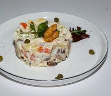 Салат Оливье с языком