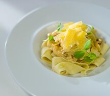 Паста с курицей и грибами