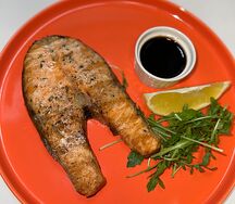 Стейк из семги на гриле