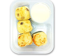 Сырники с изюмом и сгущенным молоком