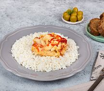 Азу из курицы под сырным соусом с рисом