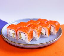 Филадельфия с лососем и авокадо