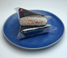 Онигири со снежным крабом