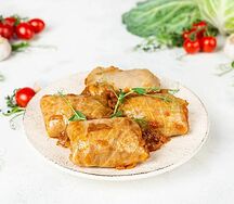 Голубцы овощные в соусе с томатами