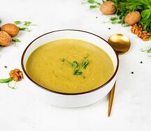 Суп-пюре из цукини с грецким орехом