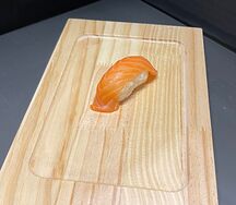 Суши с лососем 