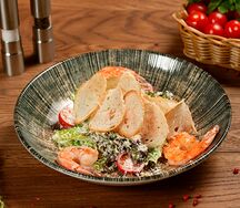 Цезарь с тигровыми креветками