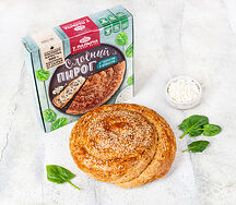 Слоеный пирог с творогом и шпинатом