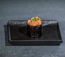 Гункан спайси Лосось