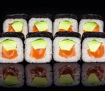 Сяке авокадо маки