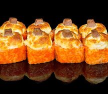 Запеченный ролл с тунцом