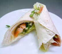 Ролл с лососем