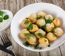 Пельмени жареные из курицы