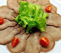 Отварной язык с хреном и горчицей
