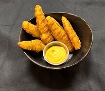 Стрипсы с сырным соусом 
