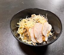 Курица и грибы