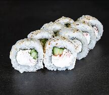 Калифорния в кунжуте с сыром