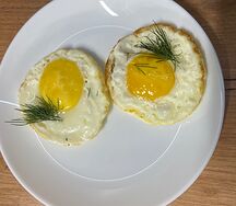 Яйцо жареное