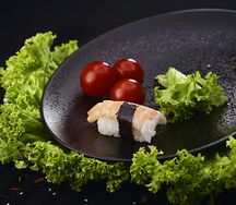 Суши с креветкой