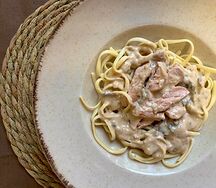 Макароны с курицей и грибами