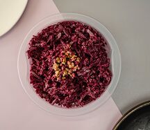 Салат свекольный с грецким орехом