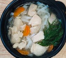 Куриный суп с лапшой