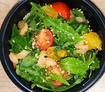 Руккола с апельсином и креветками