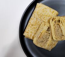 Блинчики с курицей и сметаной