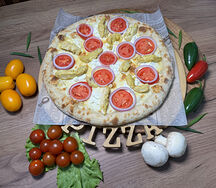Пицца куриная с сырным соусом 