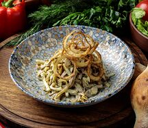 Салат с говяжьим языком и жареными грибами