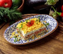 Мимоза с масляной рыбой и копченой барабулей