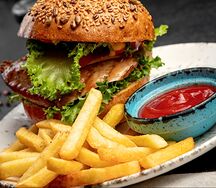 Бургер Grill Chicken и картофель фри