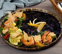 Салат с руколой и креветками