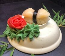 Суши с гребешком