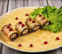 Рулет из фаршированных баклажанов