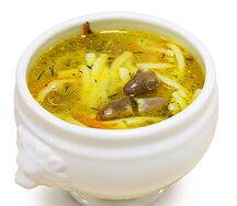 Суп с домашней лапшой и куриными потрошками