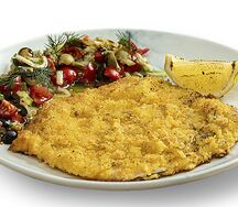 Шницель из кальмара с овощами