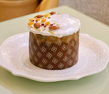 Кулич с классическим декором