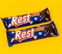 Батончик Take a rest big с арахисом, изюмом и жареной кукурузой в молочном шоколаде
