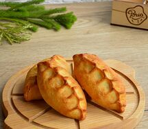 Пирожок с картофелем и грибами