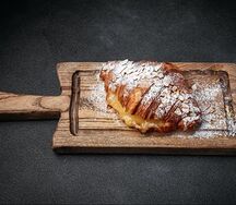 Миндальный круассан